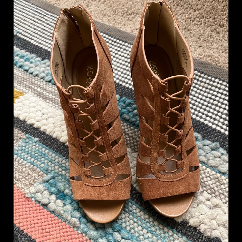Michael Kors camel sandals 10